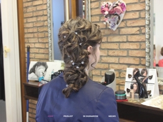 REBECCA'S HAIRSHOP